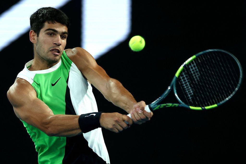 米乐体育-最年轻全满贯！阿尔卡拉斯击败德约科维奇，生涯首度问鼎澳网